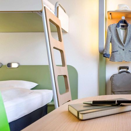 Ibis Budget Newport Ngoại thất bức ảnh