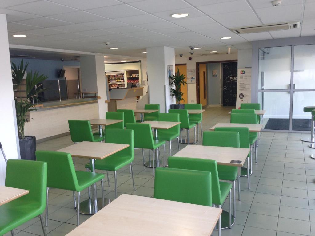 Ibis Budget Newport Ngoại thất bức ảnh