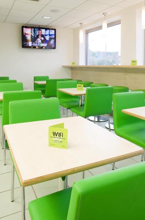Ibis Budget Newport Ngoại thất bức ảnh