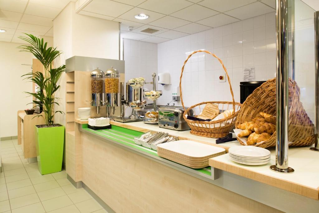 Ibis Budget Newport Ngoại thất bức ảnh